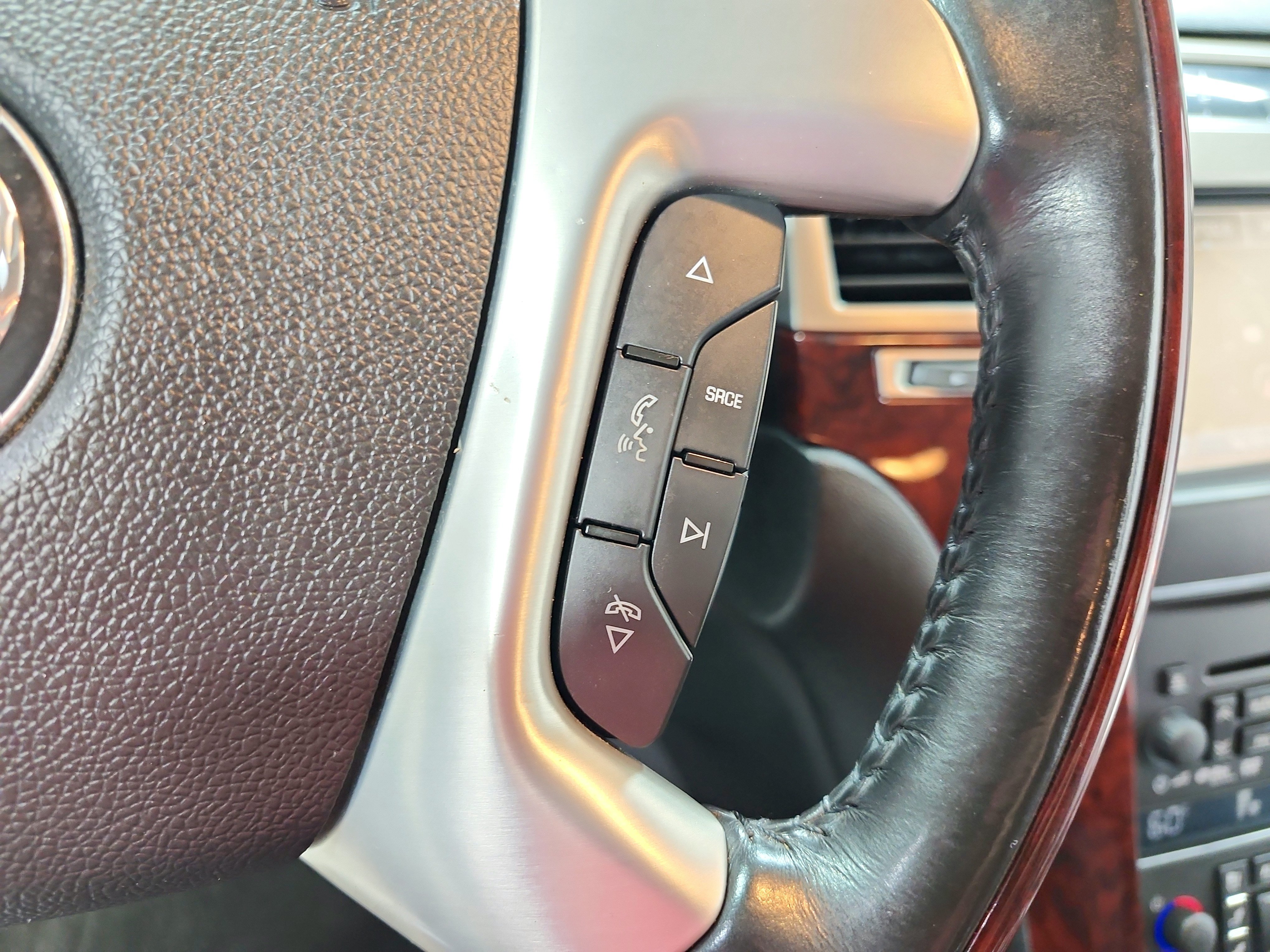 Used 2014 Cadillac Escalade Premium RWD image 25
