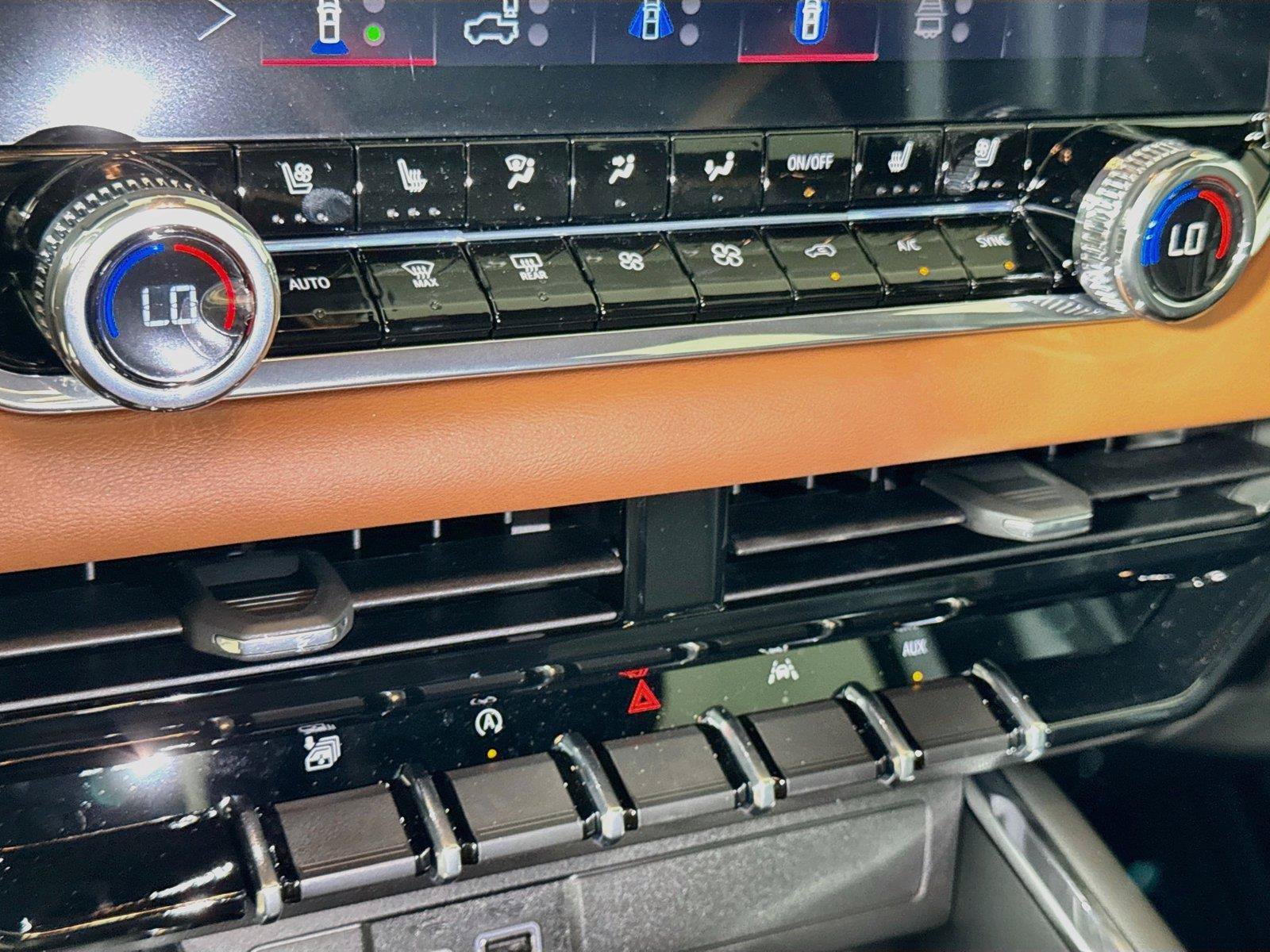 New 2026 GMC Canyon AT4 w/ Technology Plus Package AWD/4WD image 10