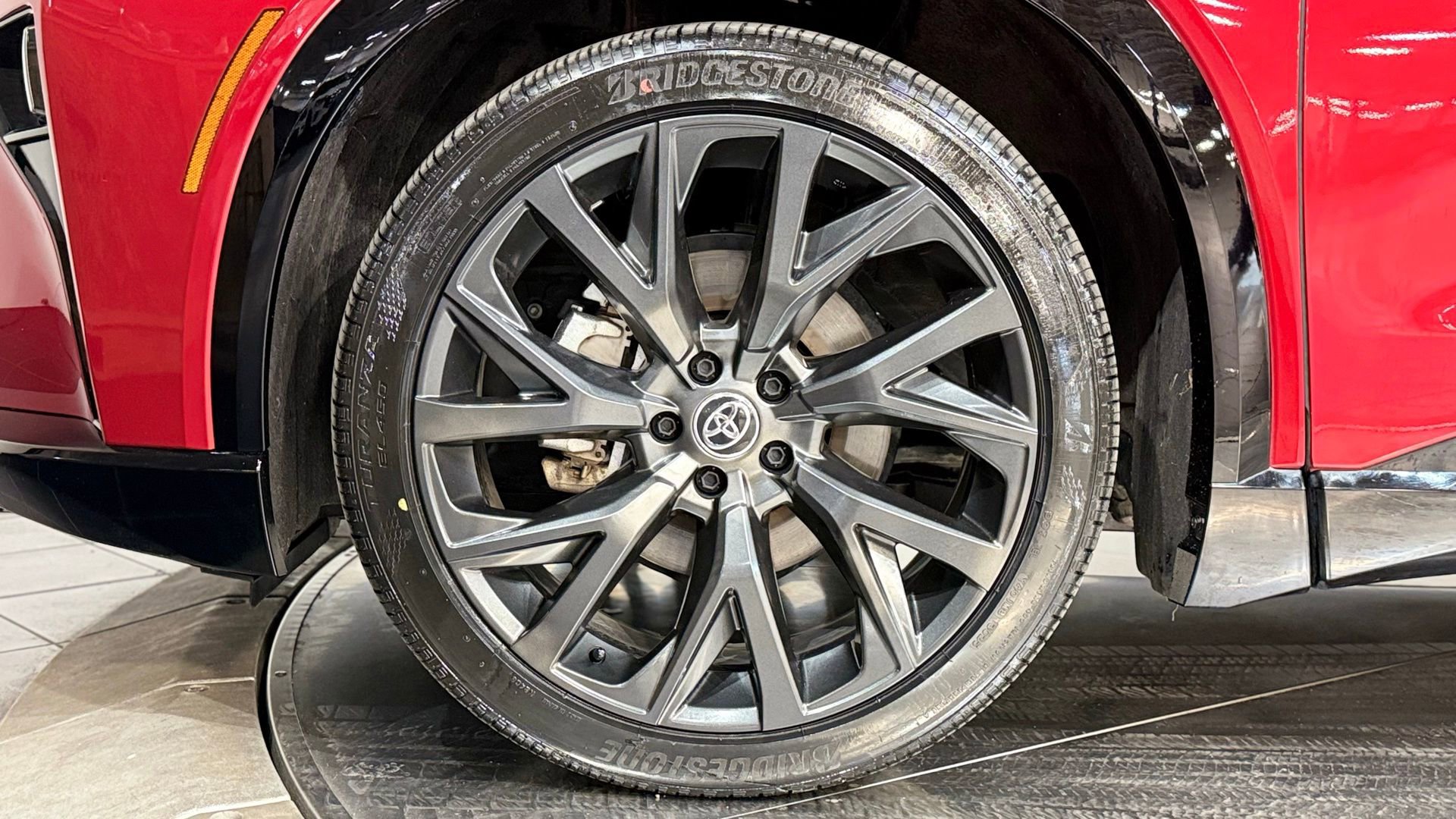 Used 2025 Toyota Crown Signia w/ Advanced Technology Package AWD/4WD image 28