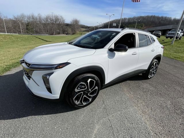 New 2026 Chevrolet Trax RS image 3