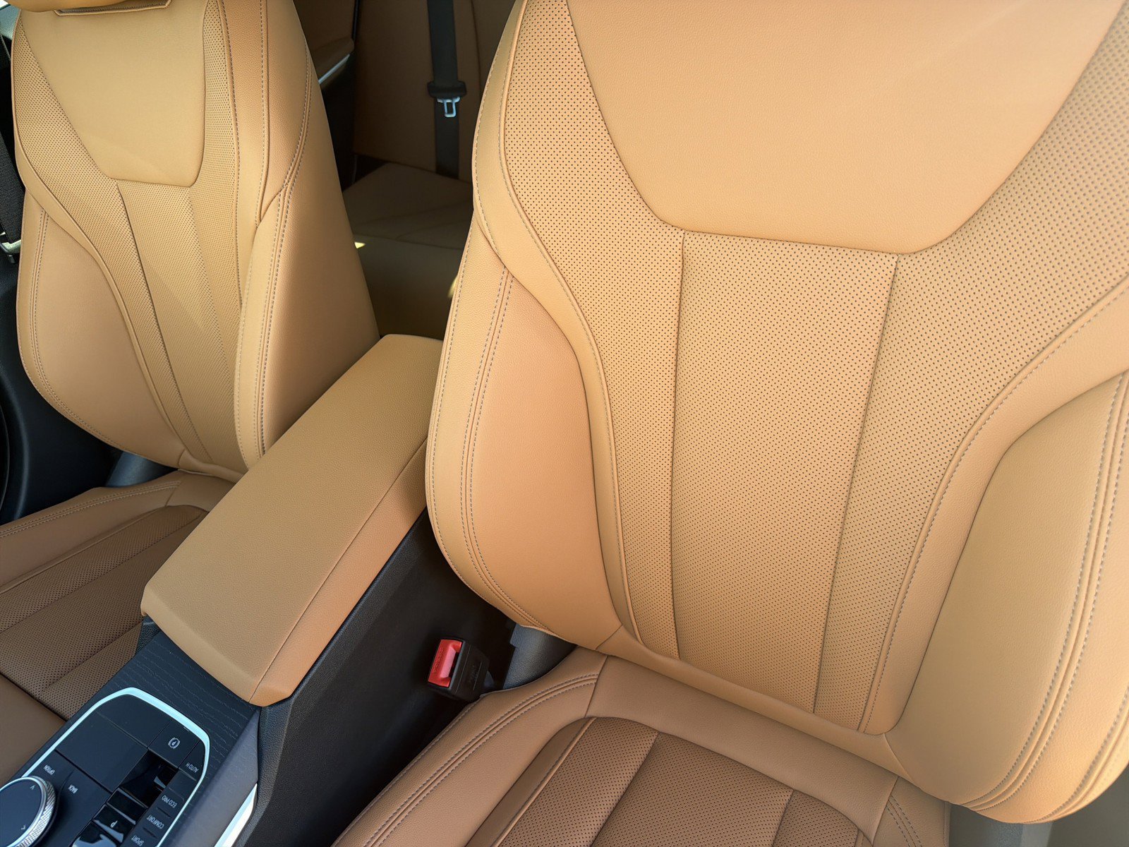 New 2026 BMW 330i Sedan w/ M Sport Package RWD image 22