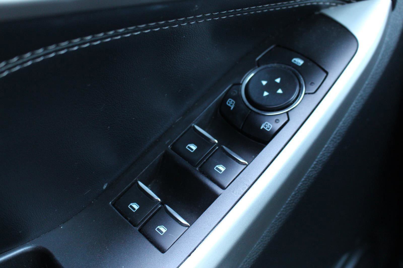 Used 2021 Ford Explorer XLT image 29