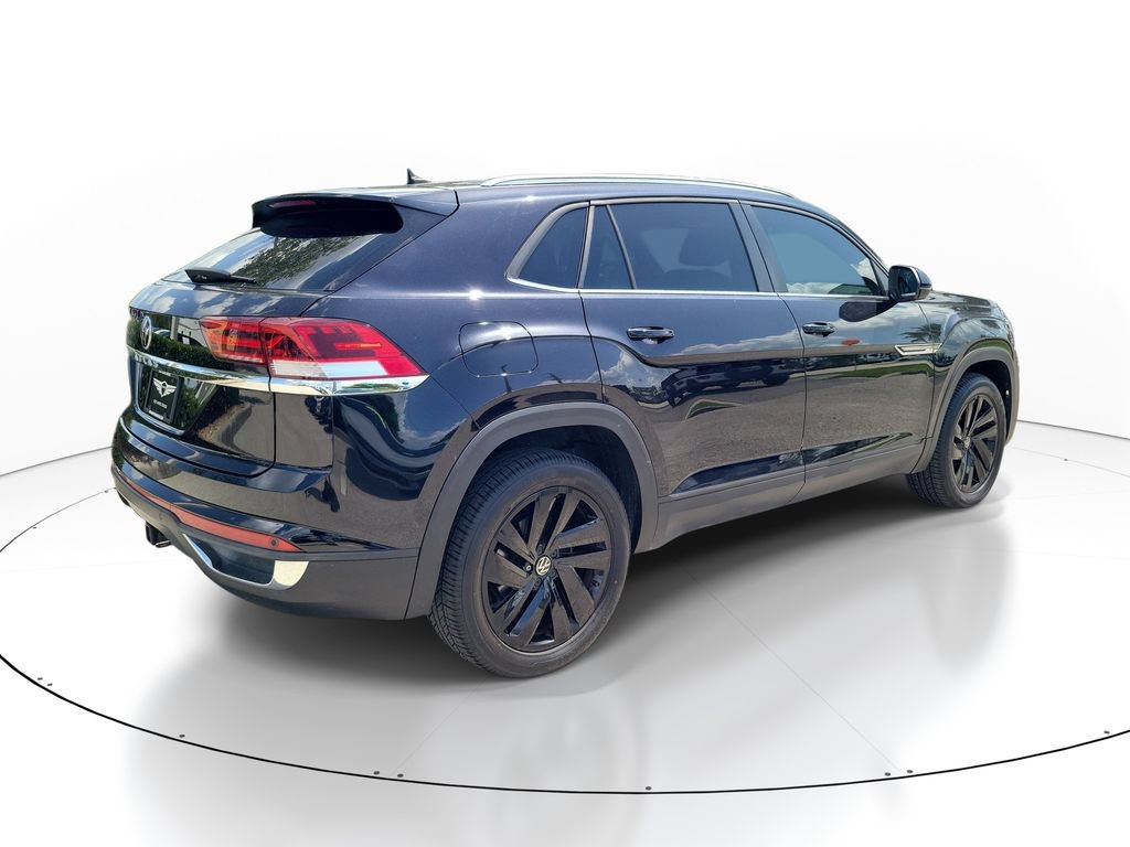 Used 2023 Volkswagen Atlas Cross Sport SE w/ Black Wheel Package FWD image 2
