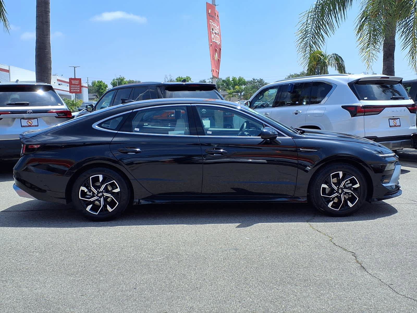Used 2025 Hyundai Sonata SEL FWD image 3