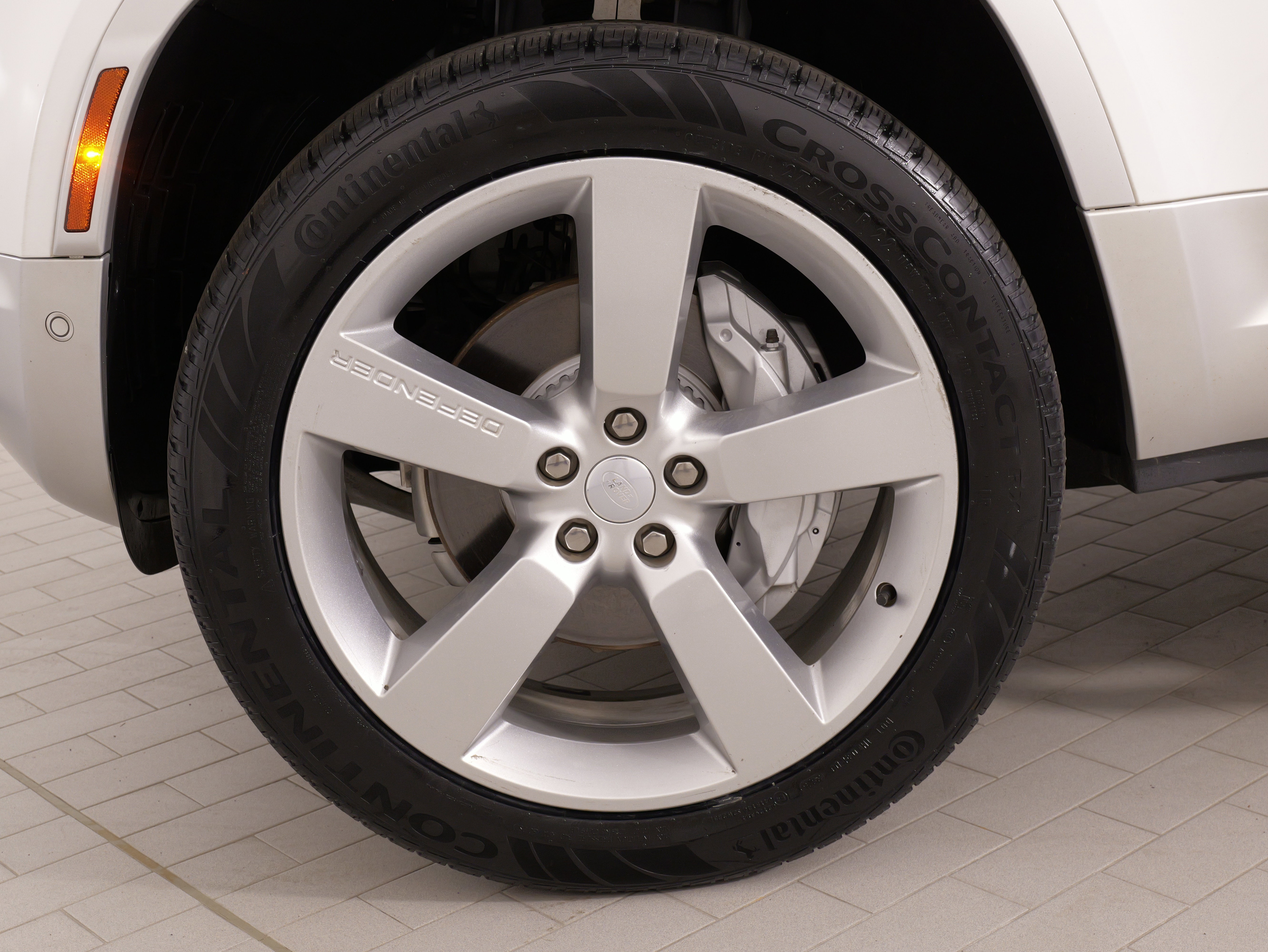 Used 2023 Land Rover Defender 130 S image 67