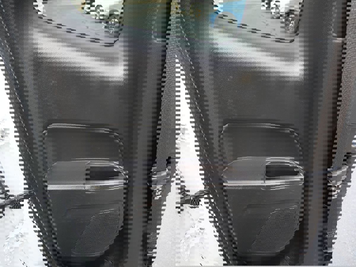 Used 2020 GMC Canyon SLE w/ Elevation Edition image 17