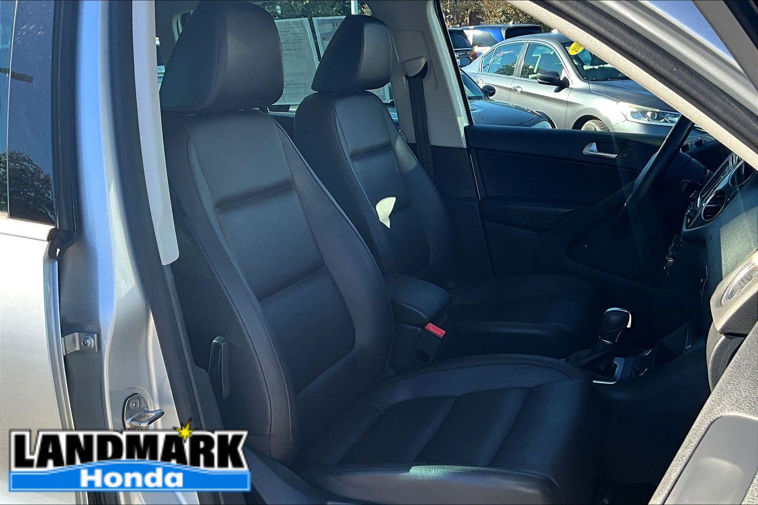 Used 2017 Volkswagen Tiguan Wolfsburg Edition AWD/4WD image 7