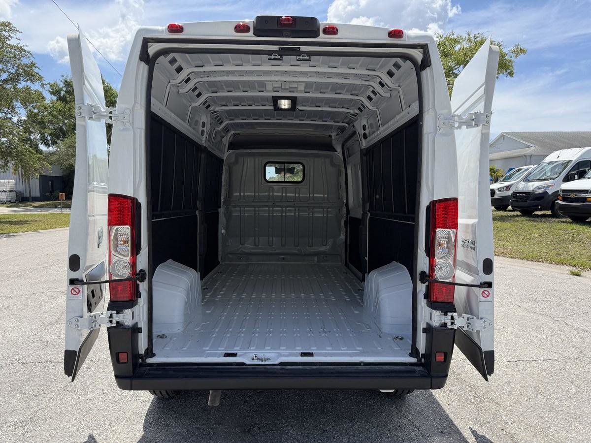 Used 2026 RAM ProMaster 2500 w/ Convenience Group FWD image 26