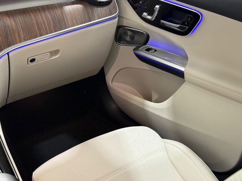 New 2026 Mercedes-Benz GLC 300 4MATIC image 9