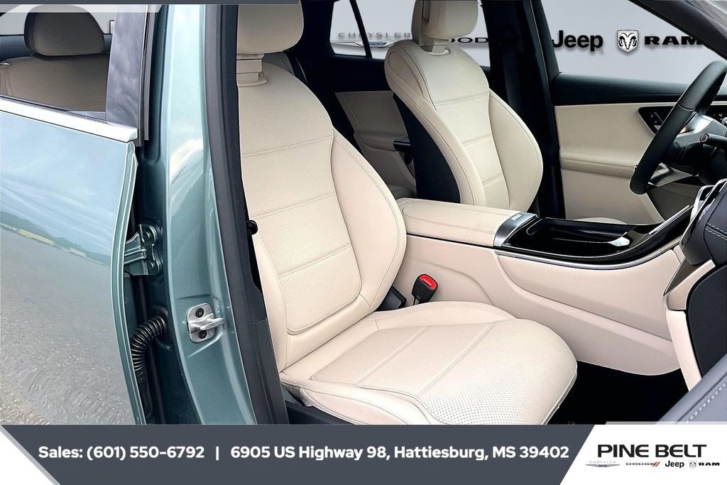 Used 2026 Mercedes-Benz GLC 300 4MATIC image 6