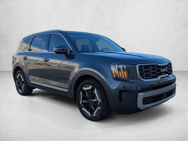 Used 2024 Kia Telluride S image 3