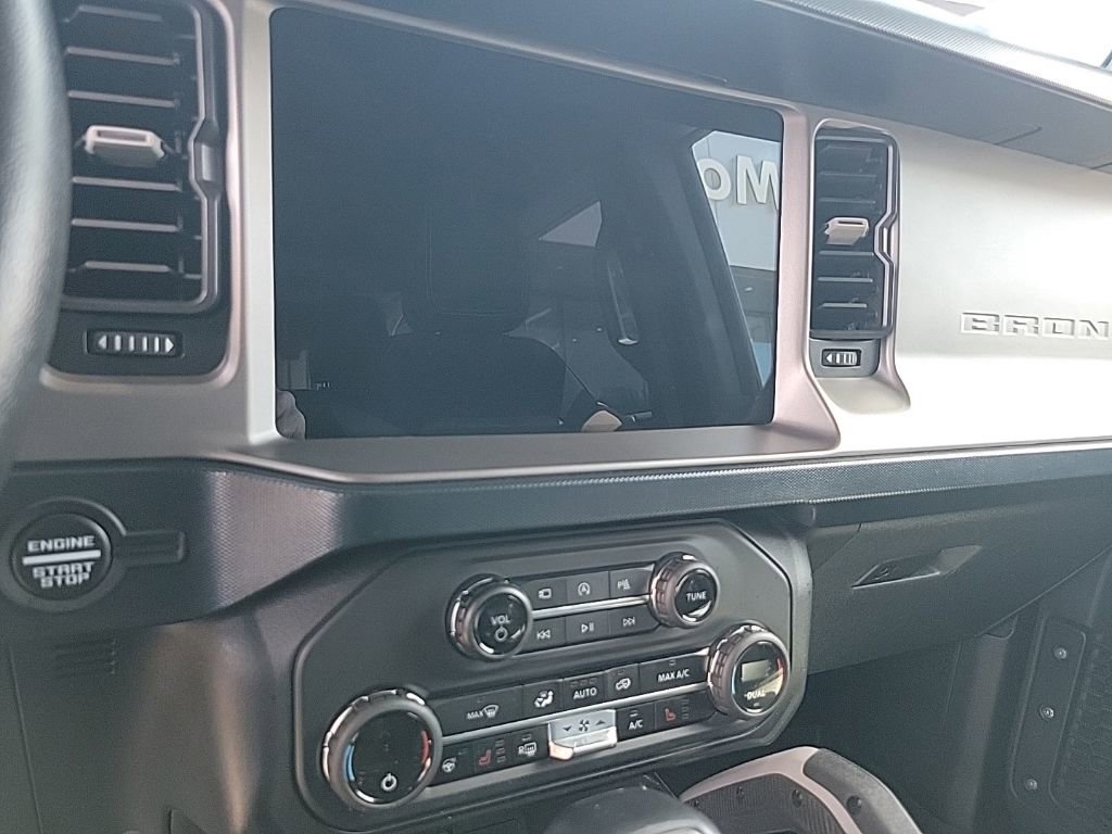 Used 2023 Ford Bronco Outer Banks AWD/4WD image 28