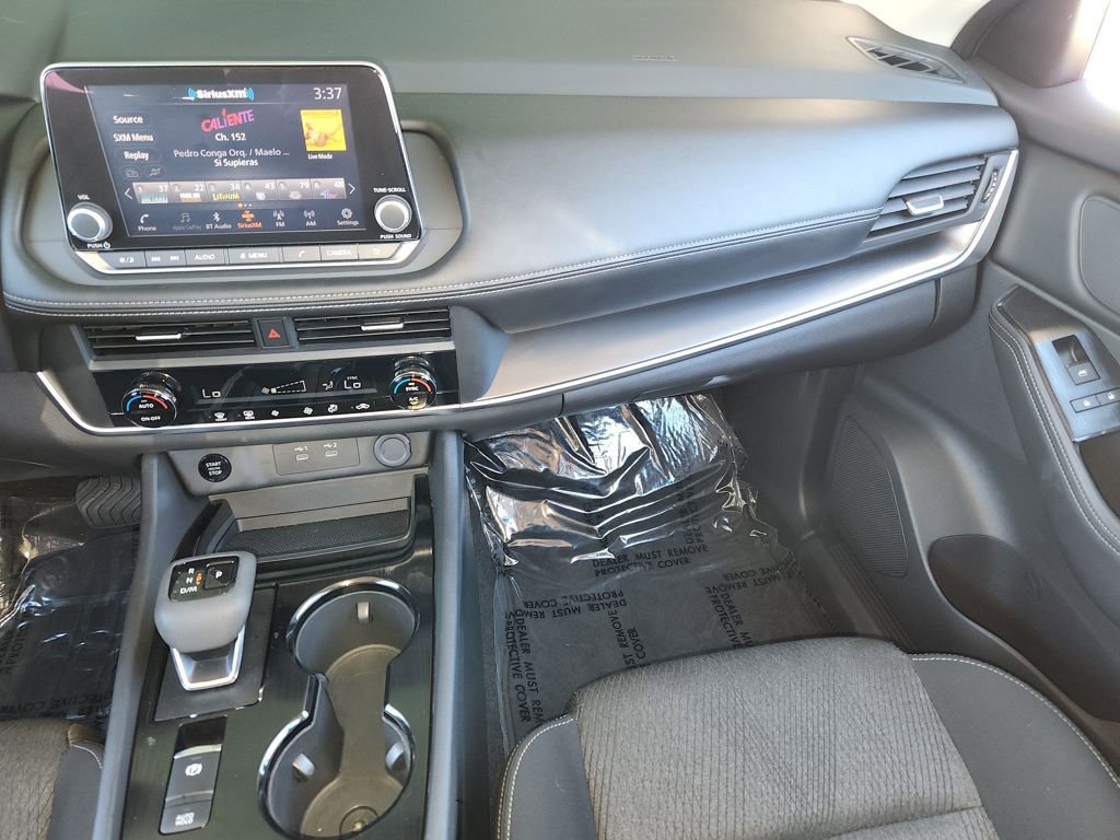 Used 2025 Nissan Rogue SV image 16