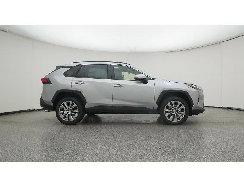 Used 2023 Toyota RAV4 XLE Premium FWD image 33