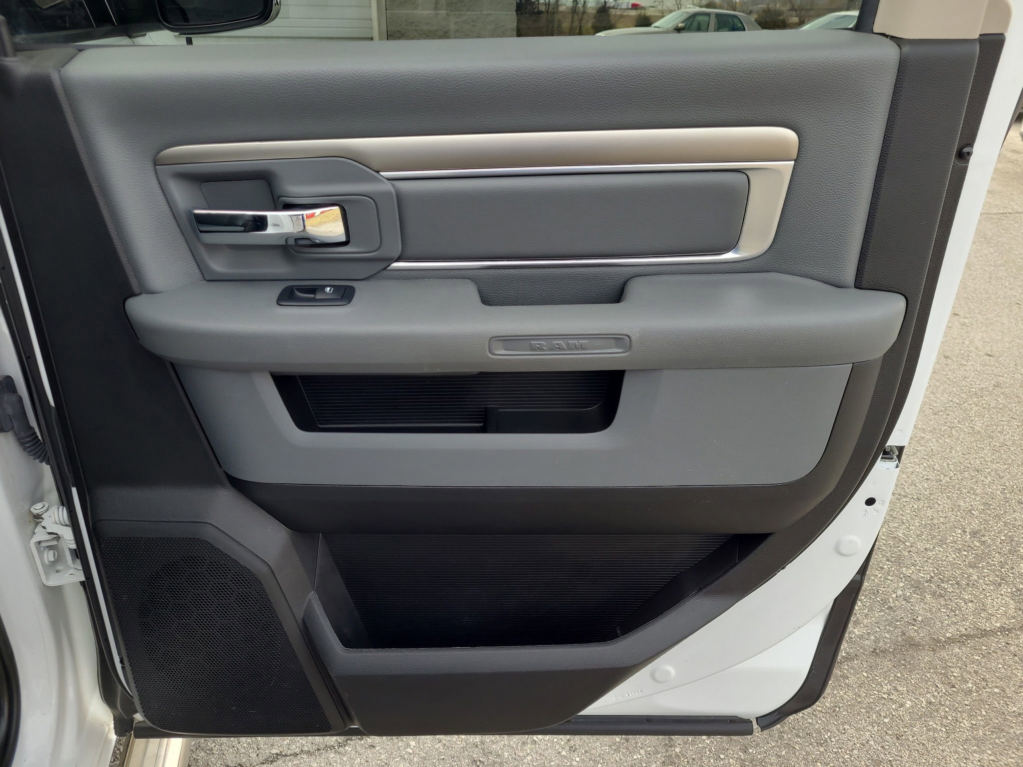 Used 2019 RAM 1500 Classic SLT image 27