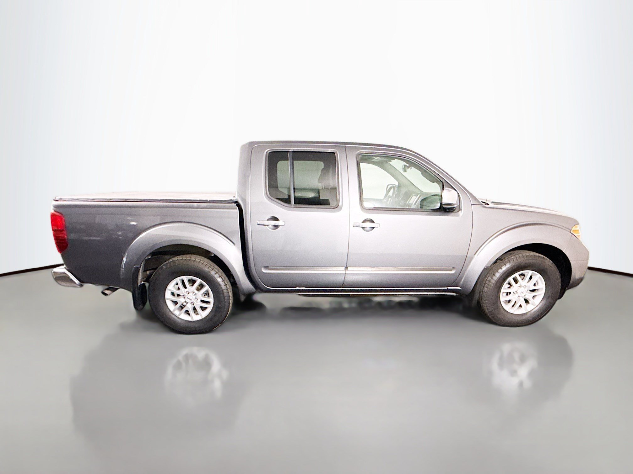 Used 2021 Nissan Frontier SV RWD image 11