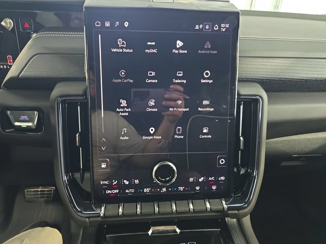 New 2026 GMC Yukon XL AT4 Ultimate w/ LPO, Floor Liner Package AWD/4WD image 17