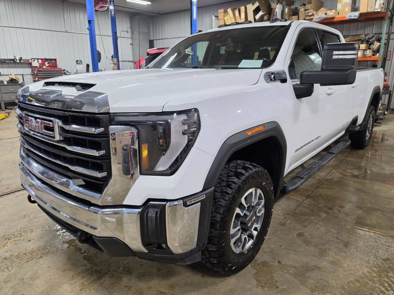 Used 2024 GMC Sierra 3500 SLE w/ SLE Convenience Package AWD/4WD image 3