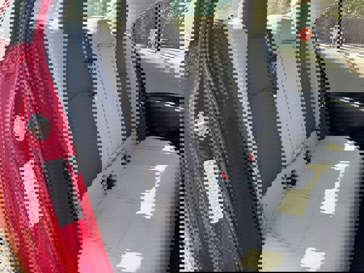 Used 2021 Toyota Corolla LE image 19