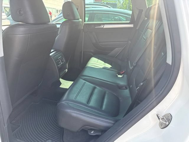 Used 2012 Volkswagen Touareg VR6 AWD/4WD image 6