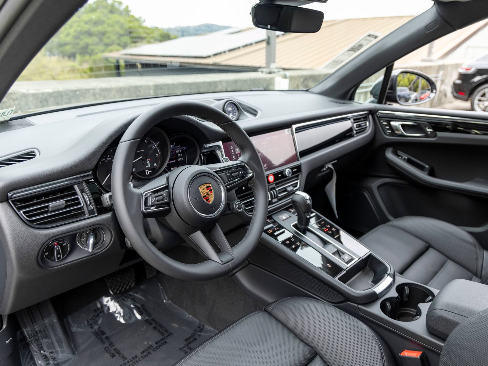 New 2026 Porsche Macan AWD/4WD image 4