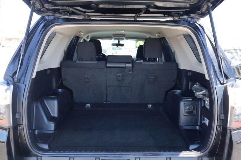 Used 2016 Toyota 4Runner SR5 AWD/4WD image 12