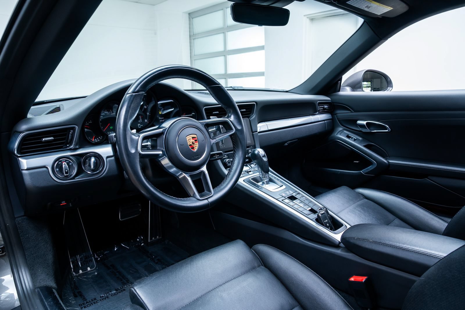Used 2018 Porsche 911 Carrera RWD image 16