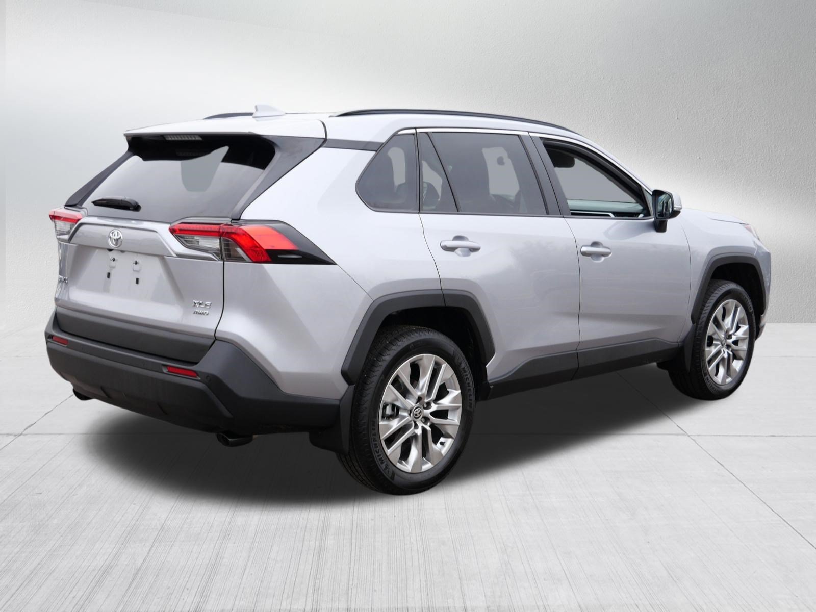 Used 2025 Toyota RAV4 XLE Premium w/ Weather Package AWD/4WD image 7