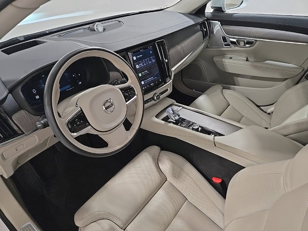 Used 2024 Volvo V90 B6 Cross Country Ultimate w/ Climate Package image 20