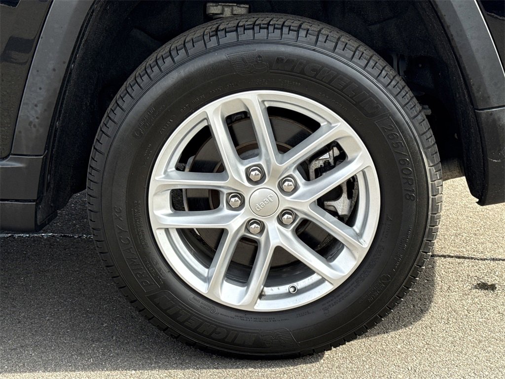 Used 2022 Jeep Grand Cherokee L Laredo w/ Luxury Tech Group I image 16