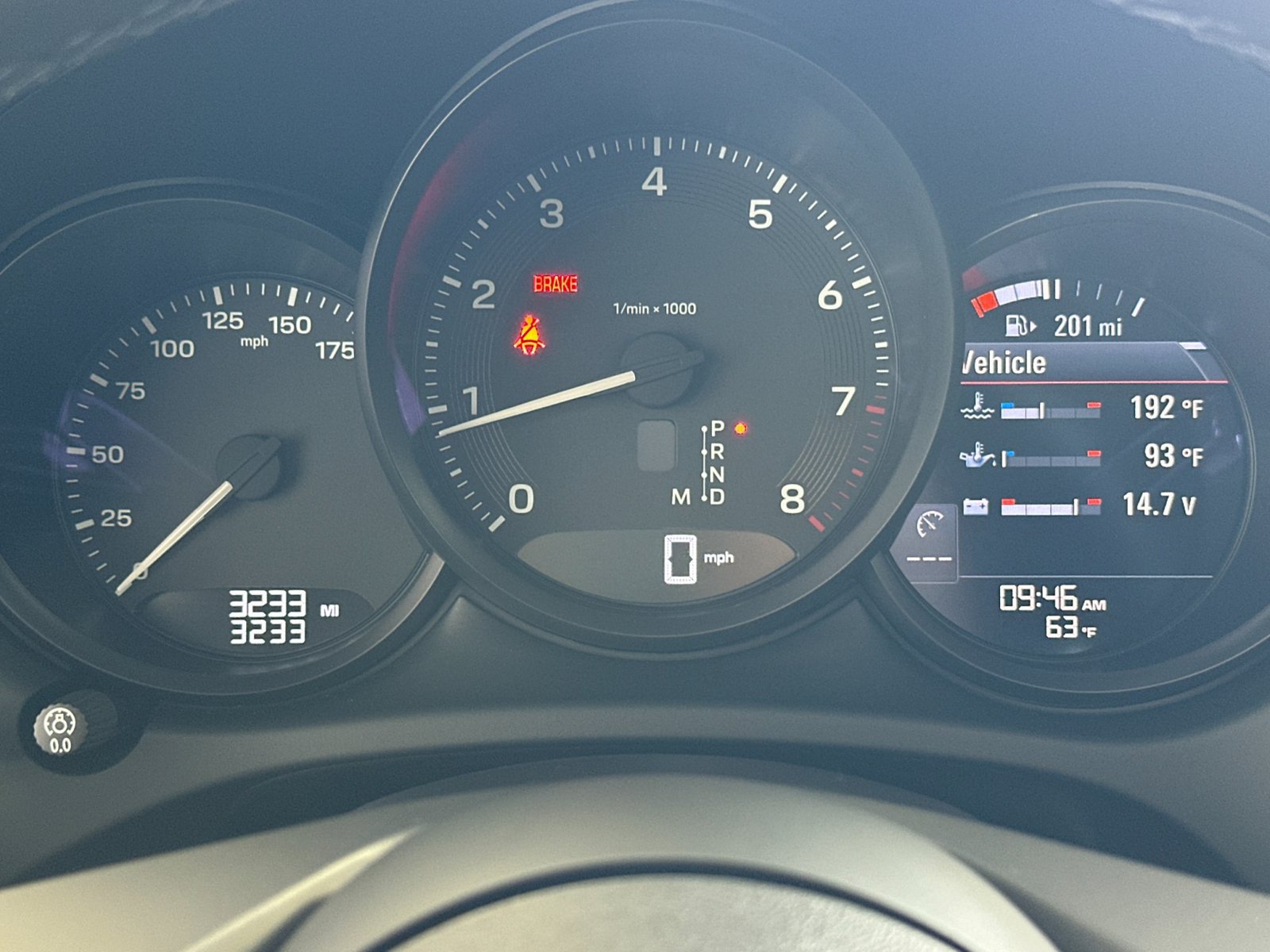 Certified 2025 Porsche Macan AWD/4WD image 30