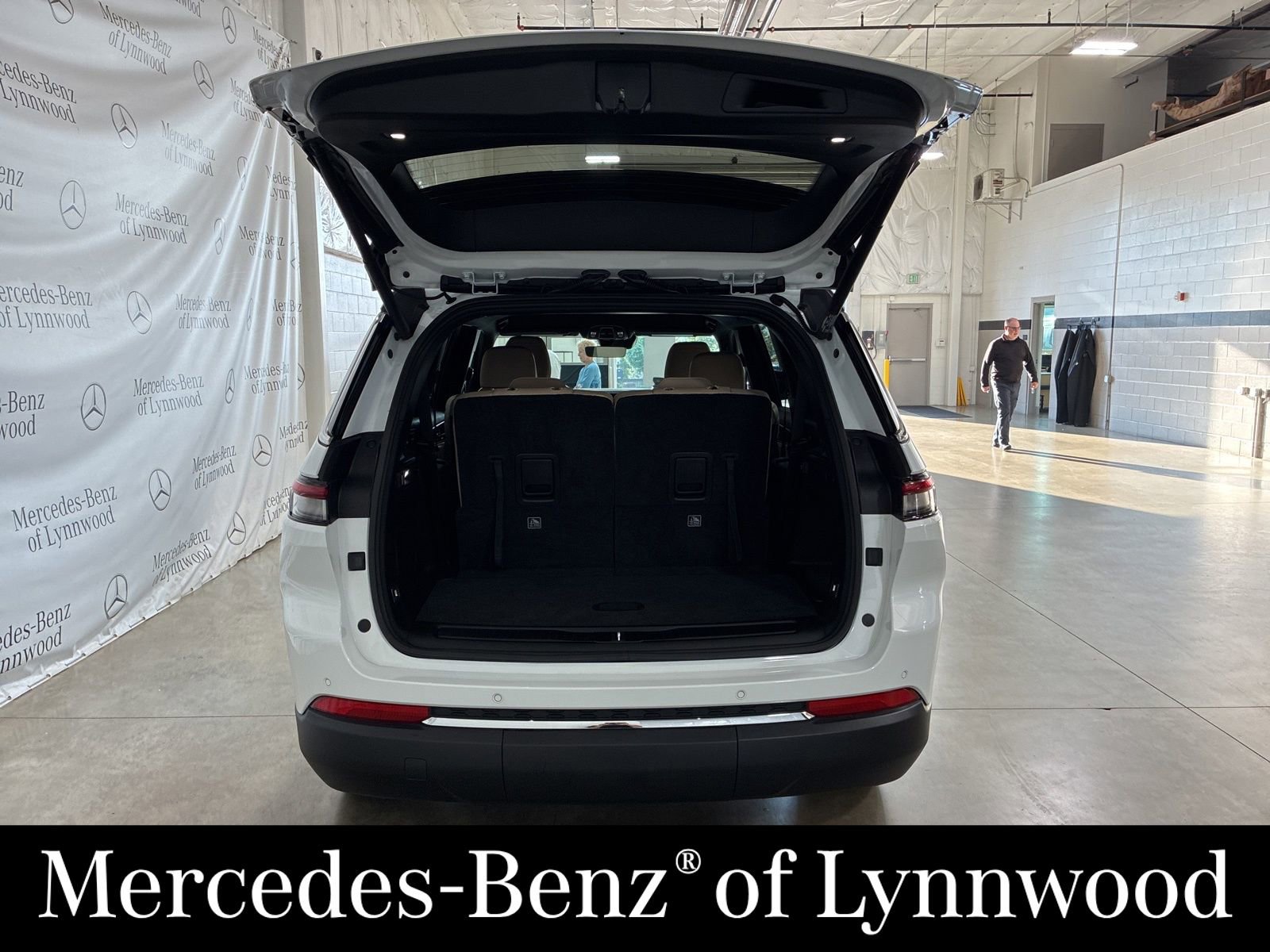 Used 2025 Jeep Grand Cherokee L Limited image 31