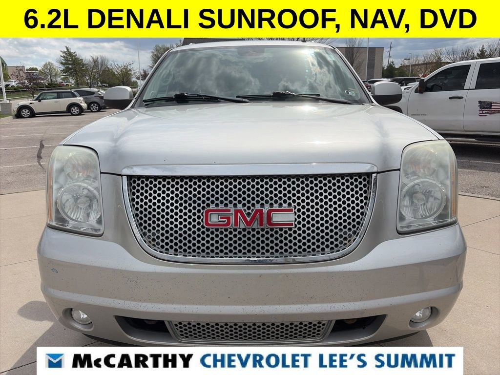 Used 2011 GMC Yukon XL Denali AWD/4WD image 3