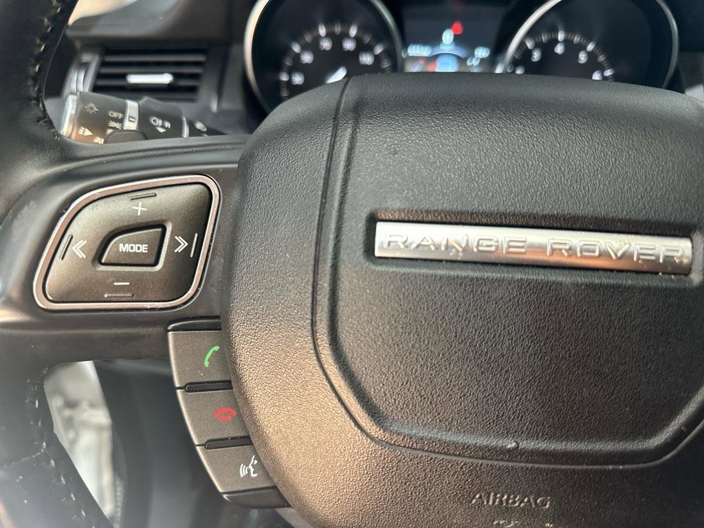 Used 2018 Land Rover Range Rover Evoque SE image 28