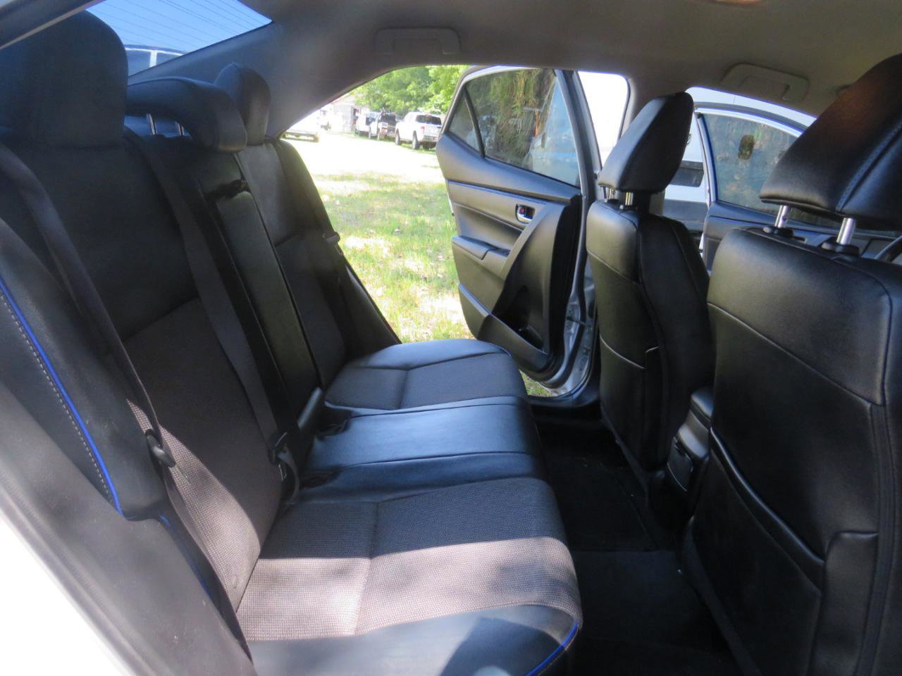Used 2017 Toyota Corolla SE FWD image 24