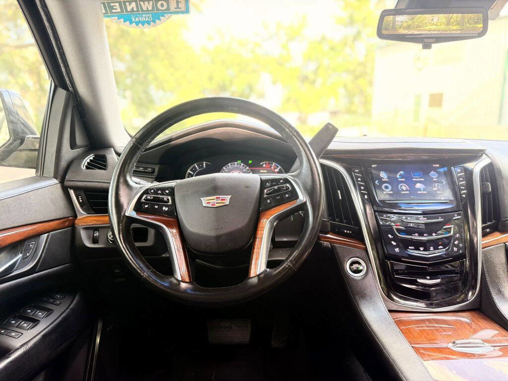 Used 2017 Cadillac Escalade ESV Premium Luxury image 16