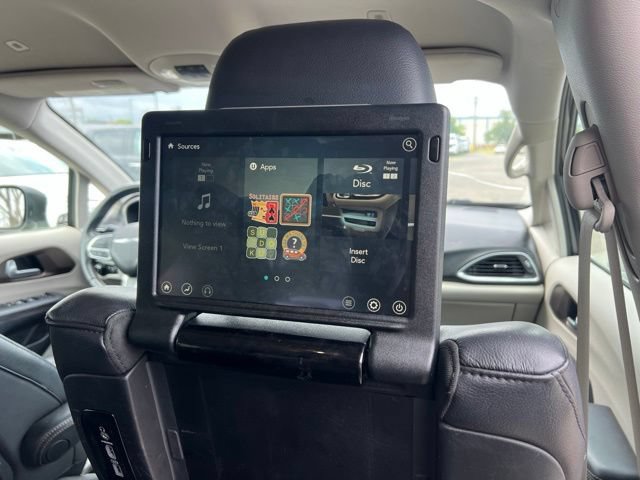 Used 2018 Chrysler Pacifica Touring-L Plus FWD image 13