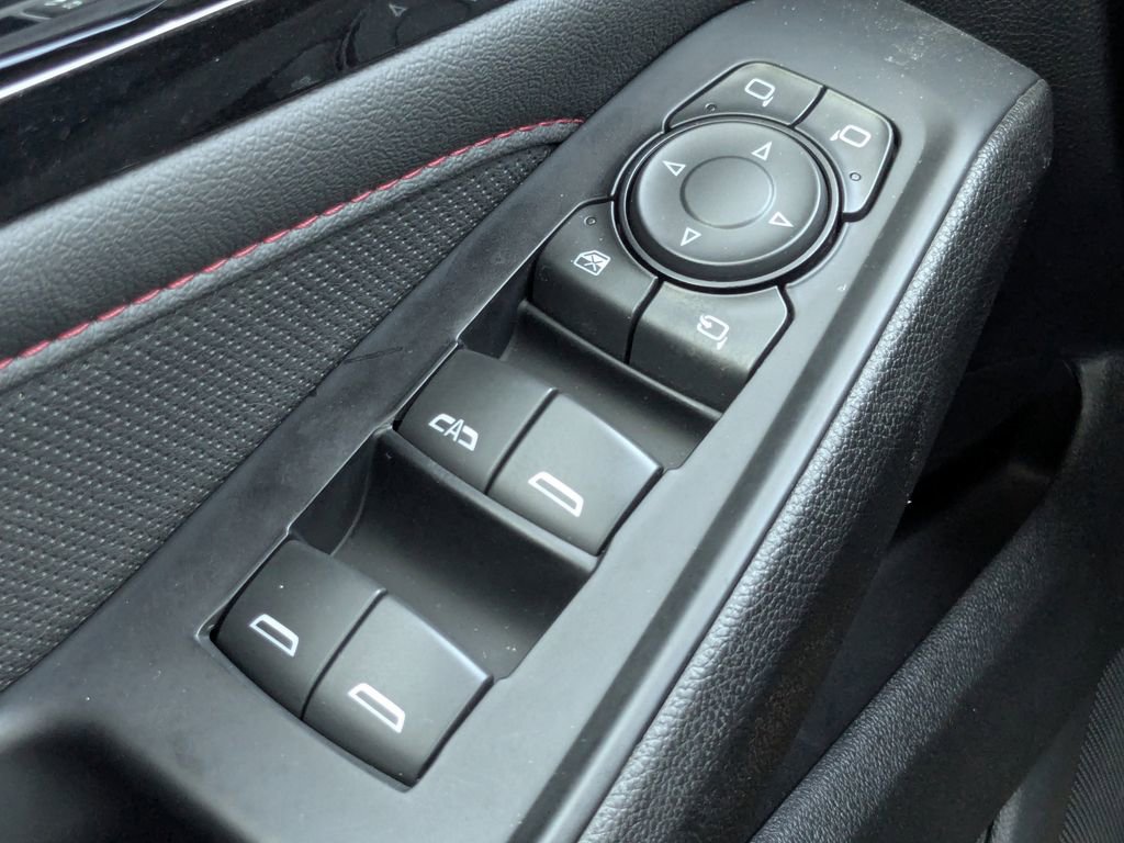 Certified 2023 Chevrolet Traverse RS image 33