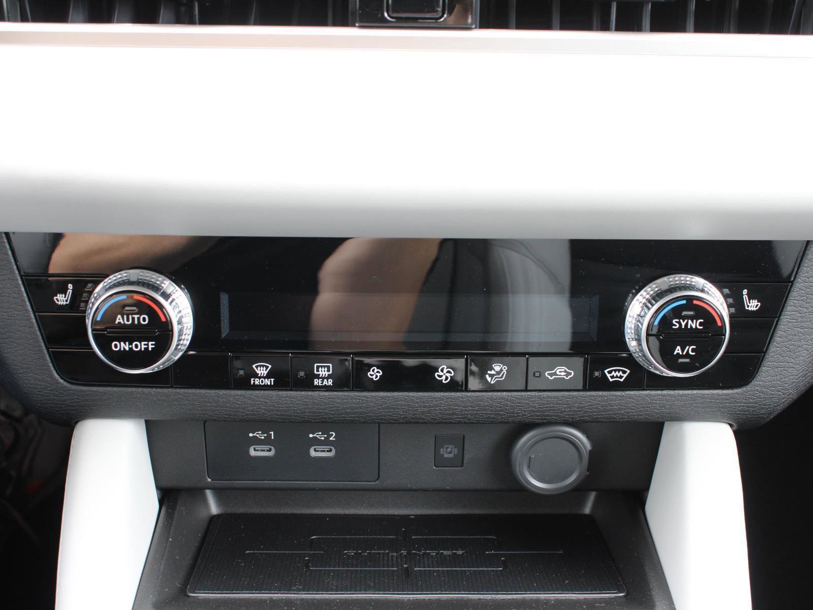 New 2025 Mitsubishi Outlander SE image 25