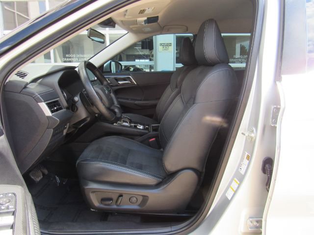Used 2023 Mitsubishi Outlander SE image 15