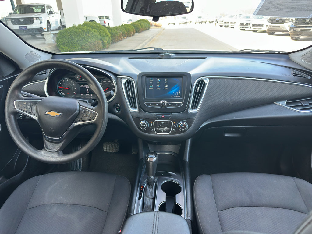Used 2018 Chevrolet Malibu LT FWD image 11