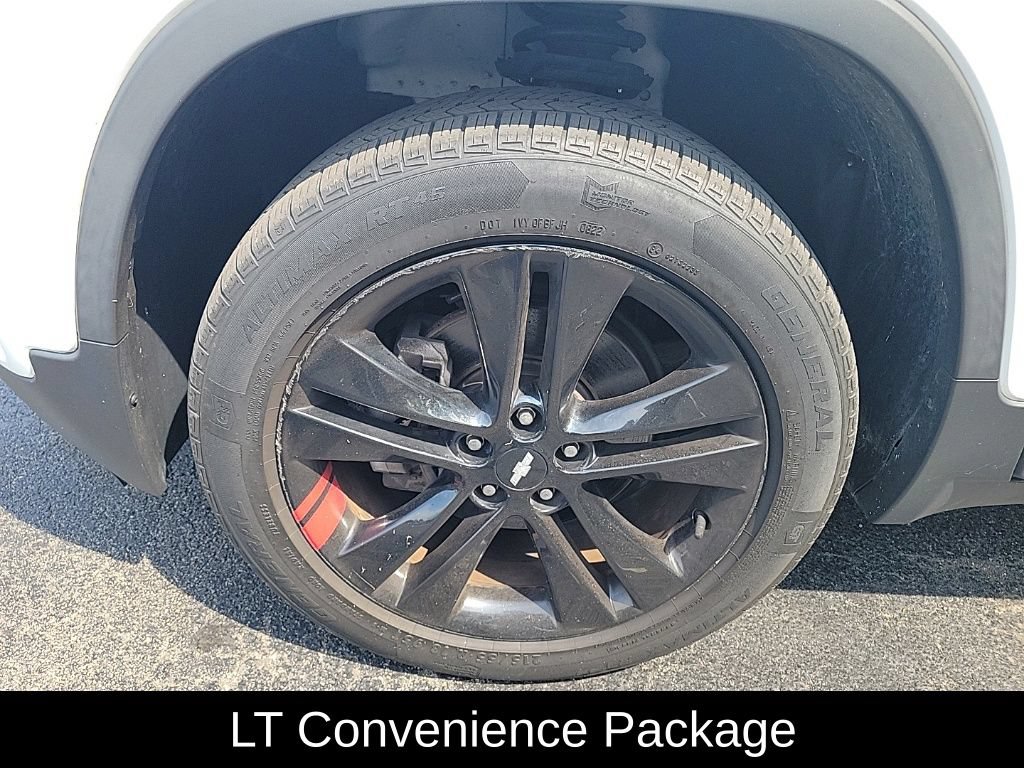 Used 2018 Chevrolet Trax LT w/ Redline Edition AWD/4WD image 12