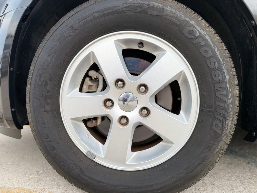 Used 2012 Dodge Grand Caravan Crew FWD image 9