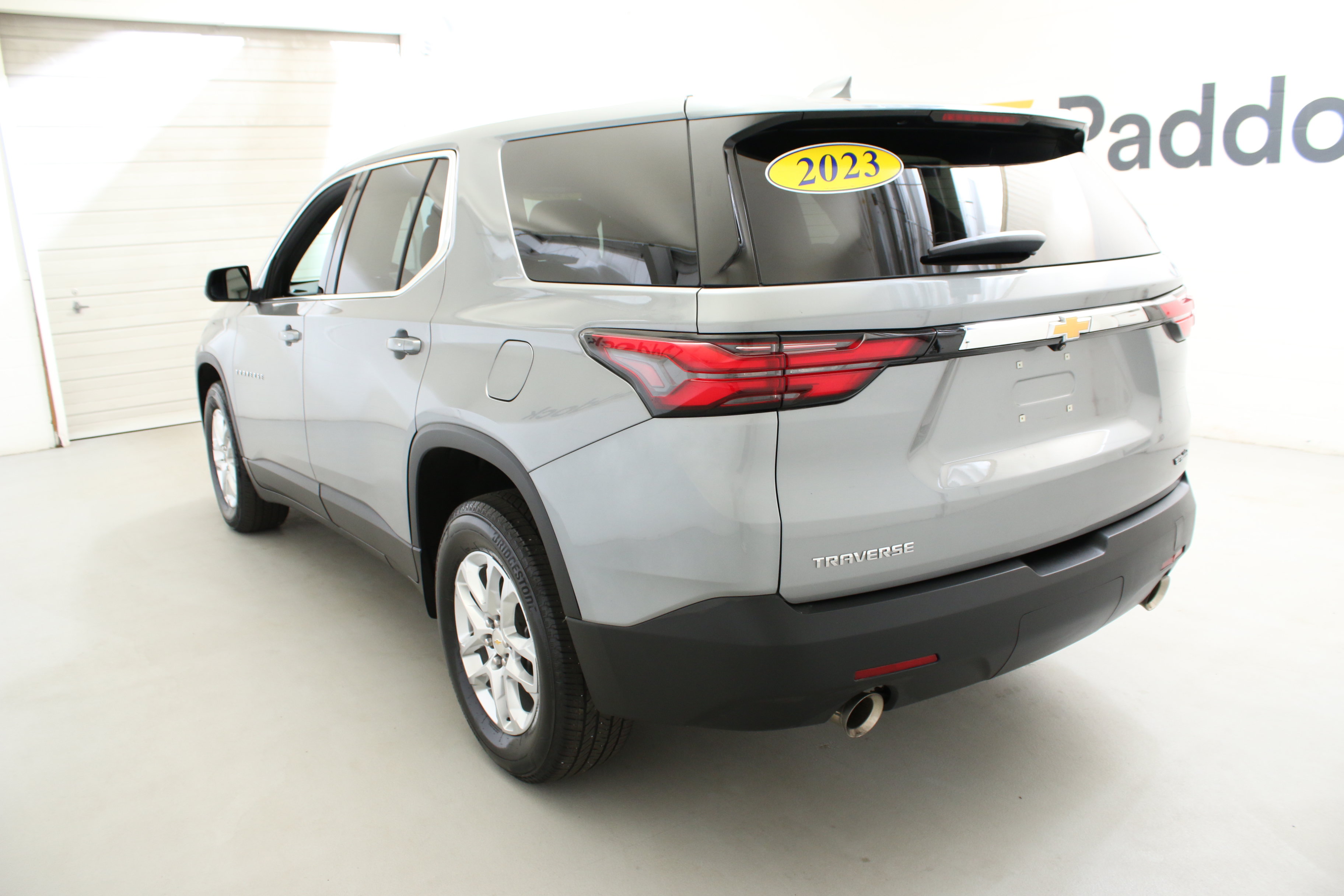 Used 2023 Chevrolet Traverse LS FWD image 7