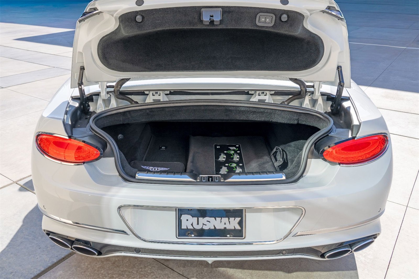 Used 2024 Bentley Continental GT image 27