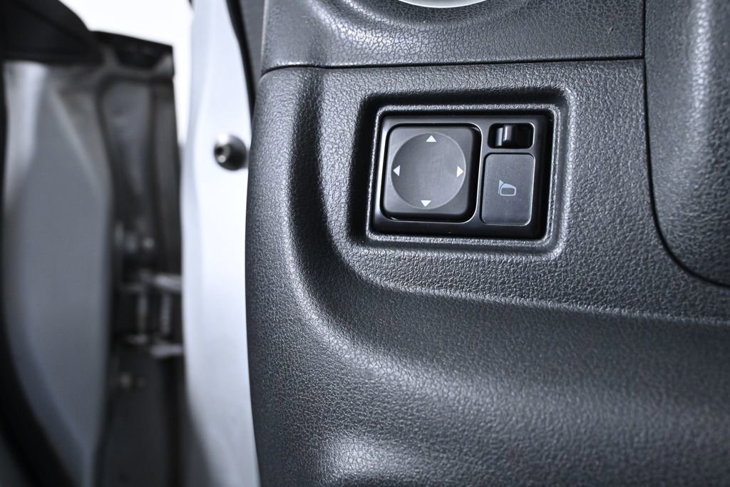 Used 2015 Nissan Versa Note SV image 19