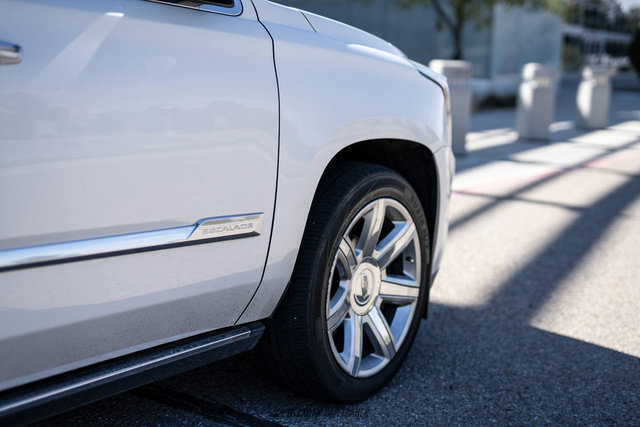 Used 2017 Cadillac Escalade Platinum AWD/4WD image 79