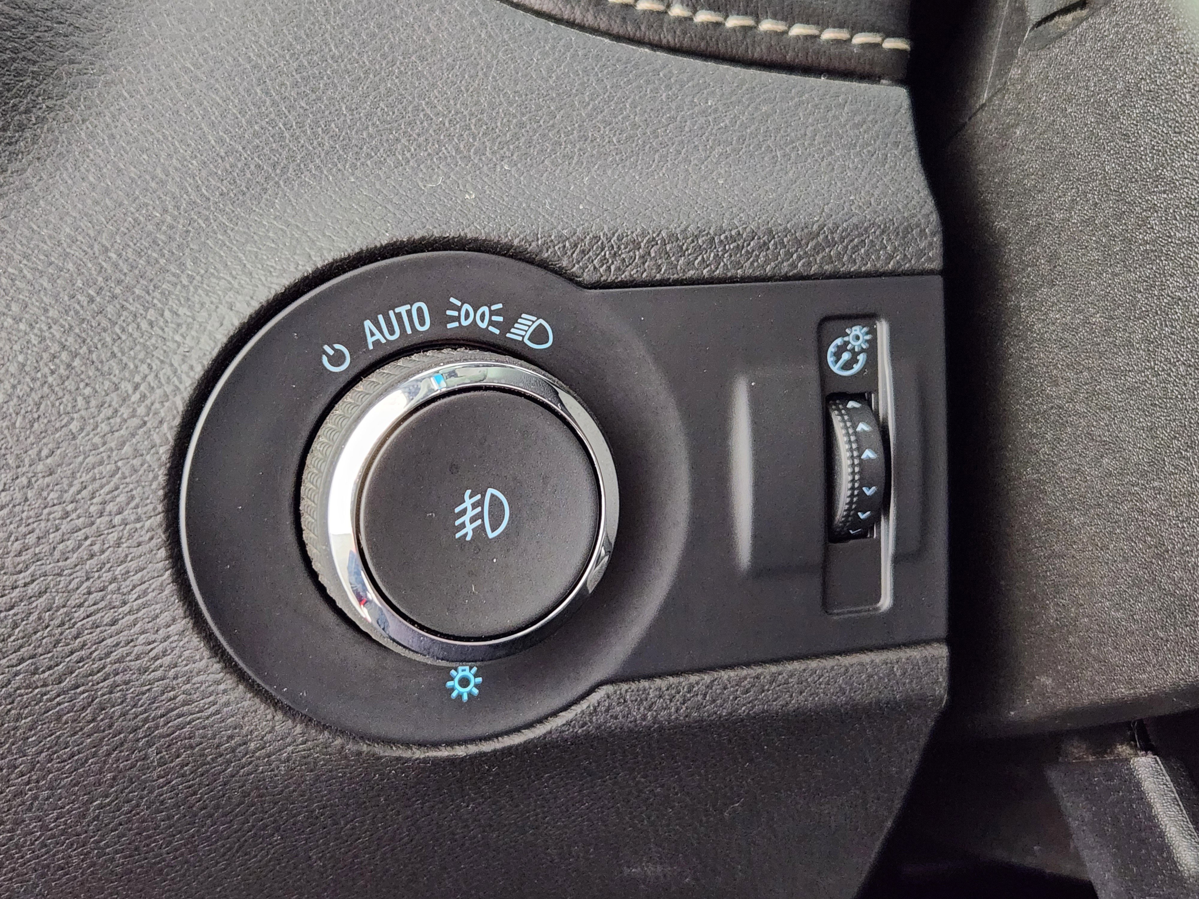 Used 2014 Chevrolet Camaro SS w/ SS Performance Package image 25