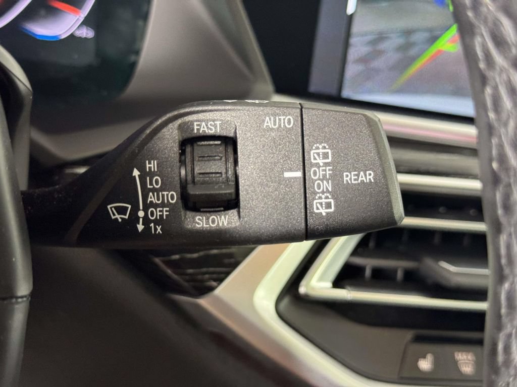 Used 2022 BMW X7 xDrive40i w/ M Sport Package AWD/4WD image 24