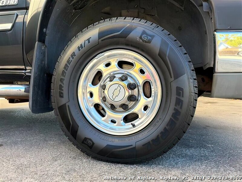 Used 2004 Chevrolet Silverado 2500 LT image 17
